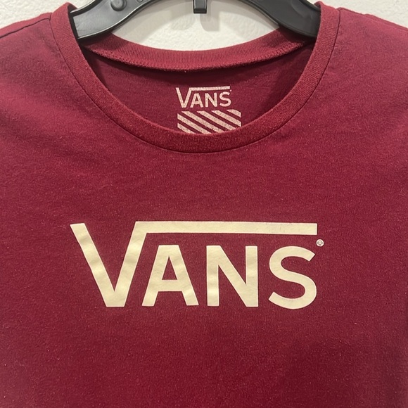 Vans Shoet Sleeve T Shirt Size Medium Burgundy EUC - Picture 2 of 7